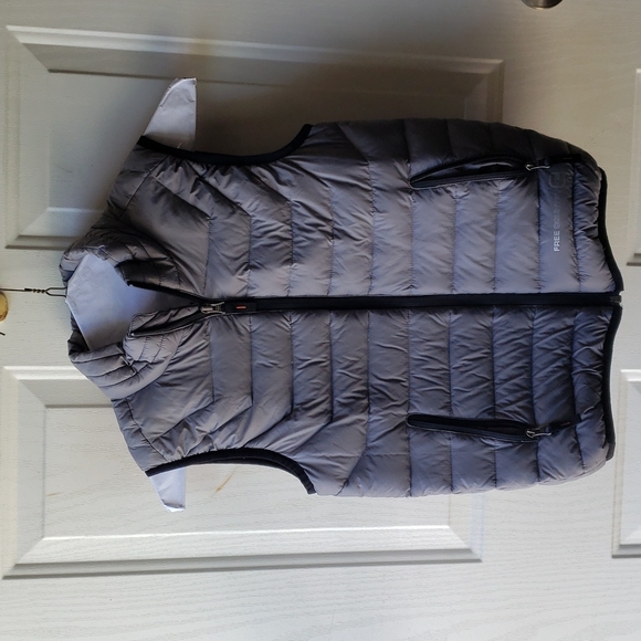 Boys puffy vest - Picture 1 of 3